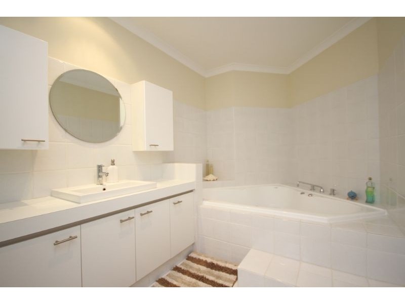 10 Bellinger Place, Success WA 6164