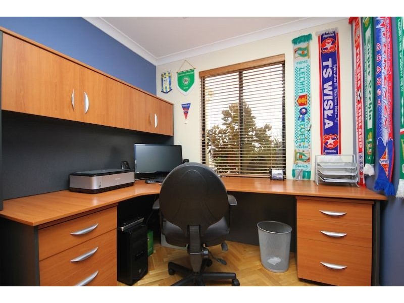 10 Bellinger Place, Success WA 6164