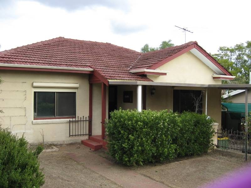 12 Barwell Road, Medina WA 6167
