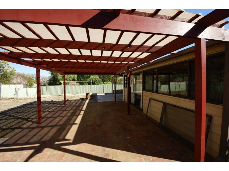 12 Barwell Road, Medina WA 6167