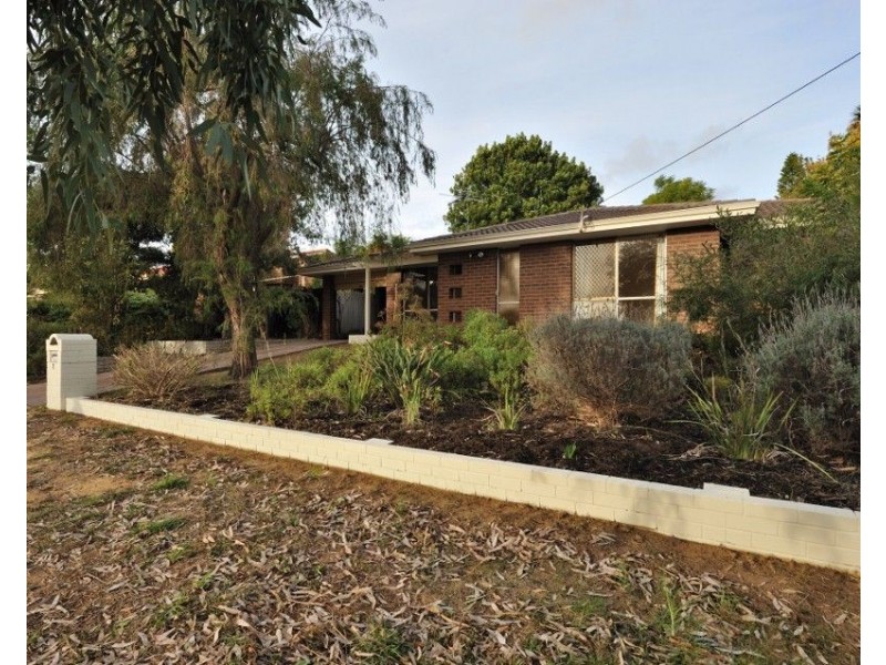 7 Newstead Crescent, Parmelia WA 6167