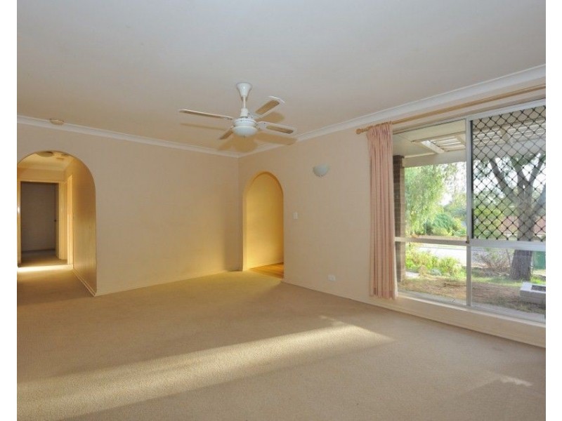 7 Newstead Crescent, Parmelia WA 6167