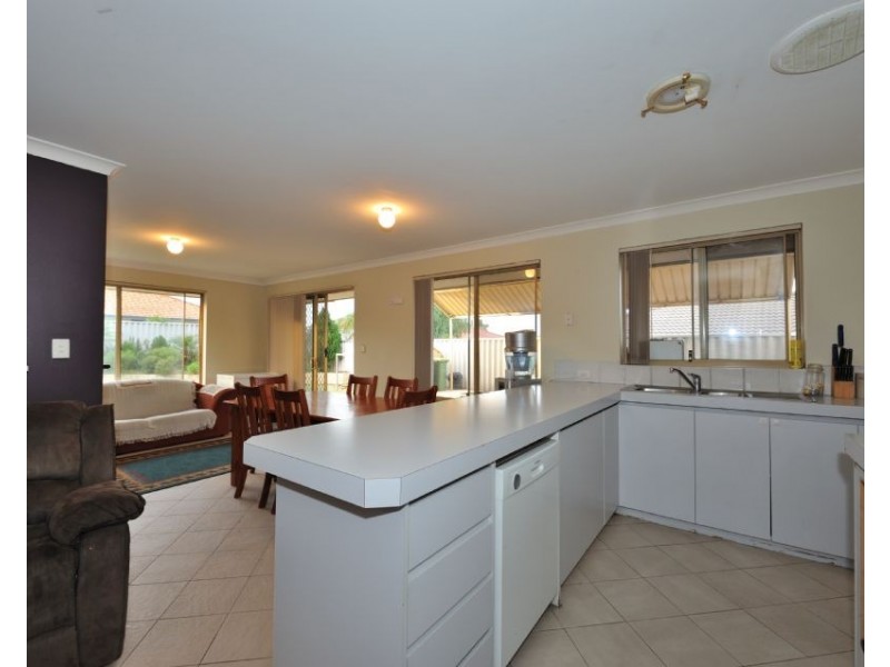 116 Challenger Ave, Parmelia WA 6167