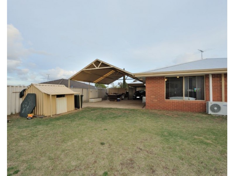 116 Challenger Ave, Parmelia WA 6167