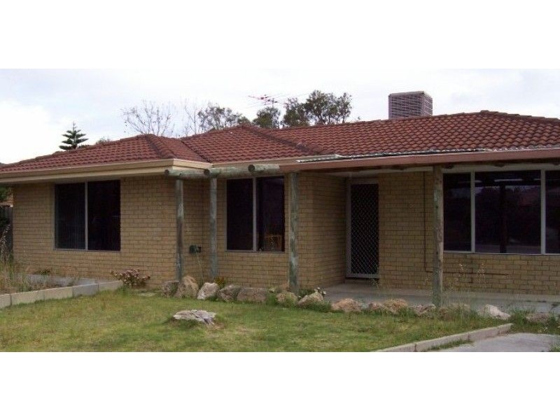 13 Hoyten Place, Parmelia WA 6167