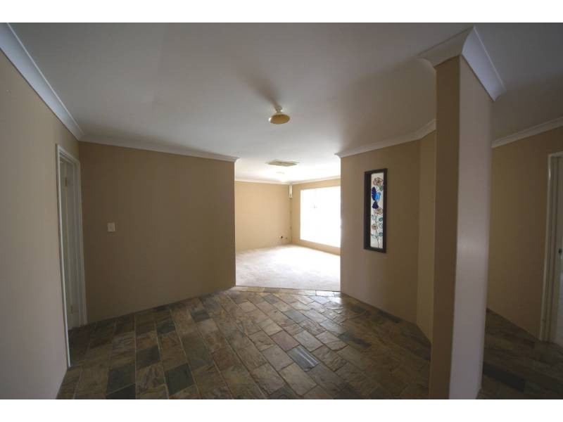 13 Bilya Gardens, Leda WA 6170