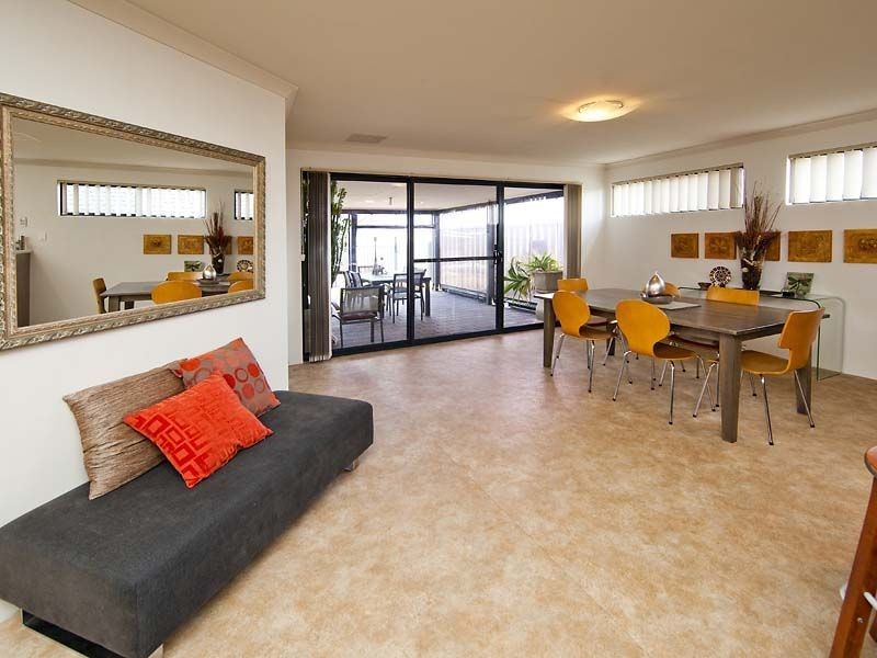 2 Bangor Way, Orelia WA 6167