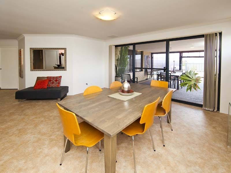 2 Bangor Way, Orelia WA 6167