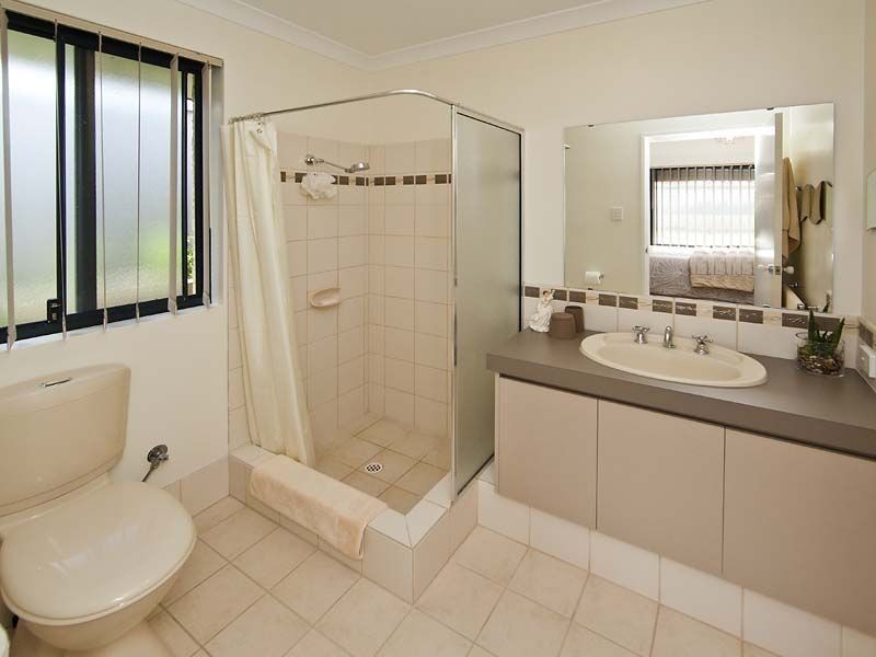 2 Bangor Way, Orelia WA 6167