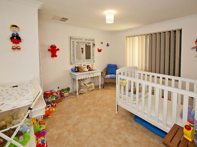 2 Bangor Way, Orelia WA 6167