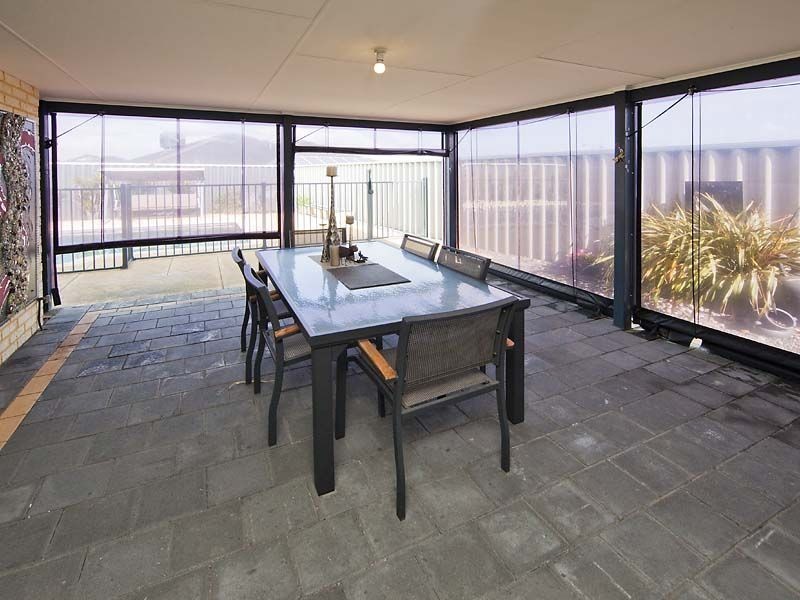 2 Bangor Way, Orelia WA 6167