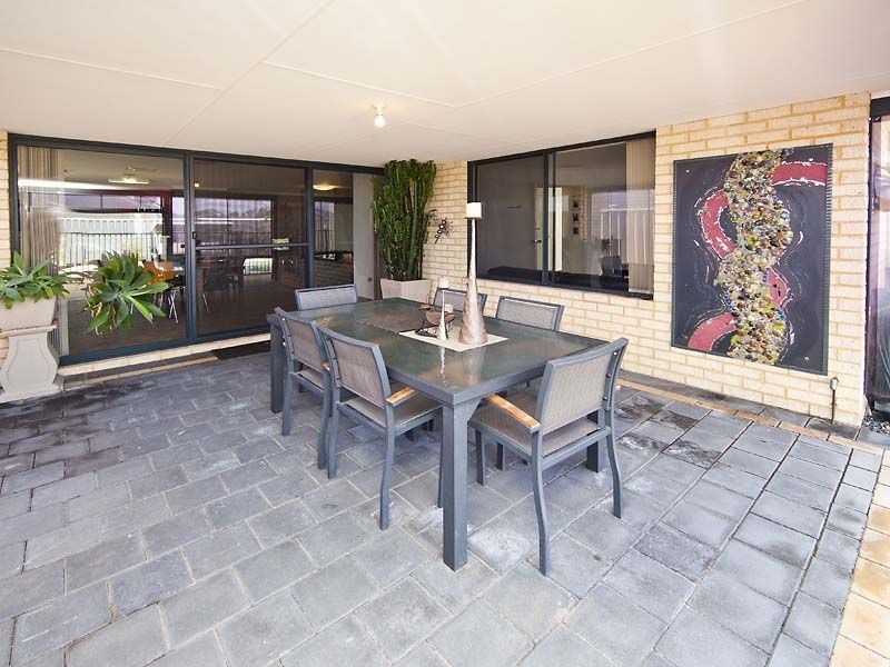 2 Bangor Way, Orelia WA 6167