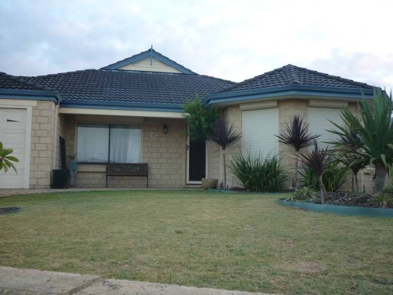 26 Carnegie Parade, Success WA 6164