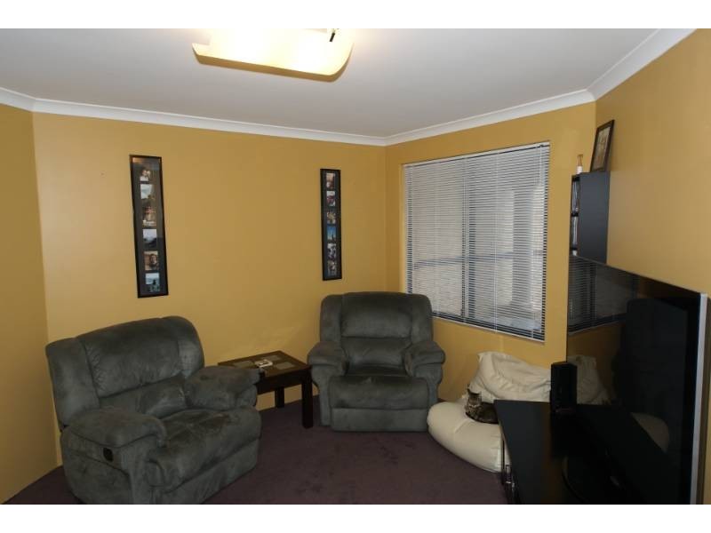 8 Glastonbury Street, Leda WA 6170