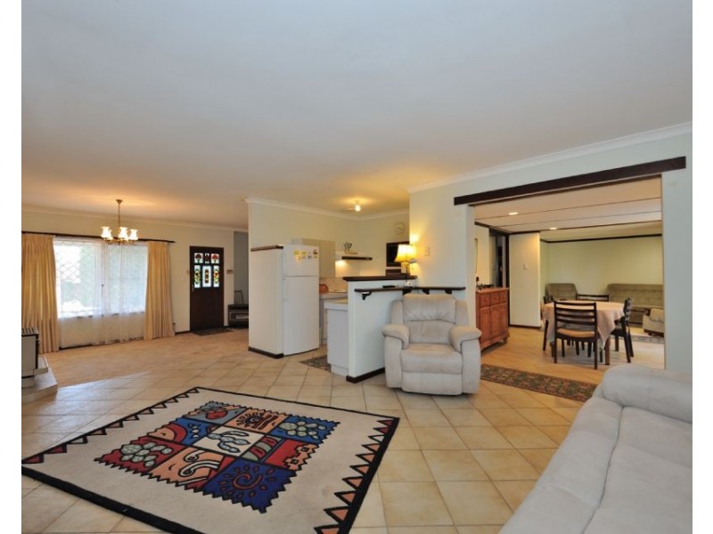 20 Darkins Retreat, Parmelia WA 6167