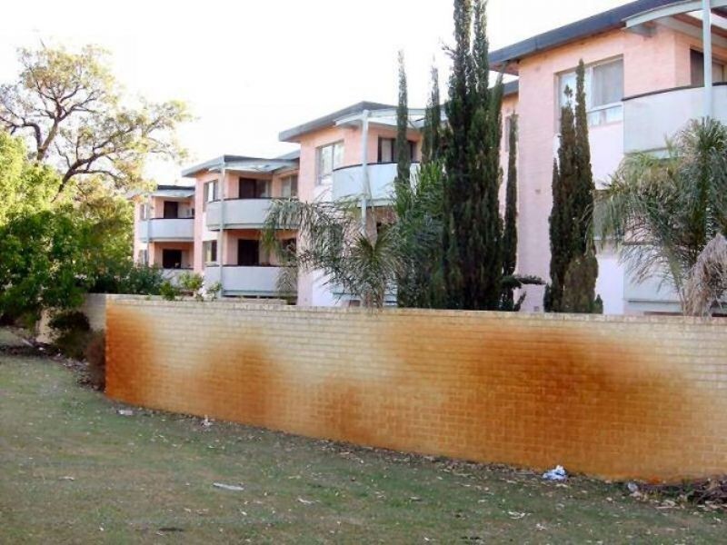 12/4  Canham Way, Orelia WA 6167