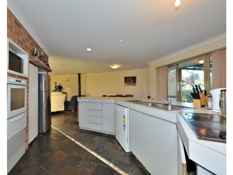 83 Bodeman Road, Wandi WA 6167