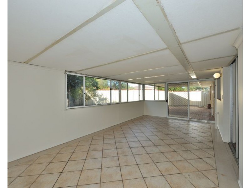 3 Farmer Way, Parmelia WA 6167