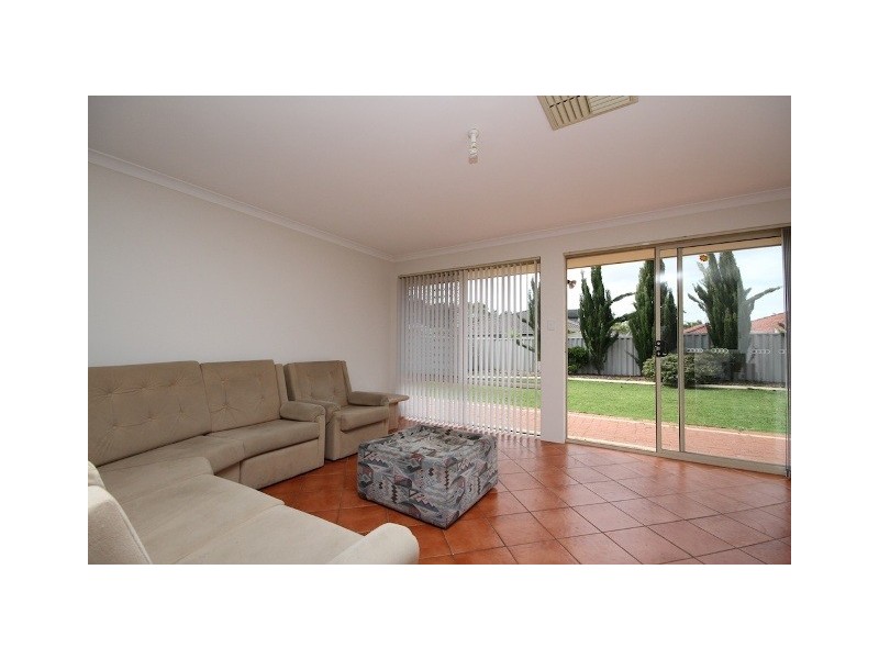 70 Lydon Blvd, Atwell WA 6164