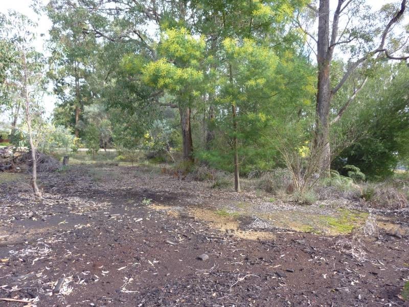 1  Kingsbury Drive, Jarrahdale WA 6124