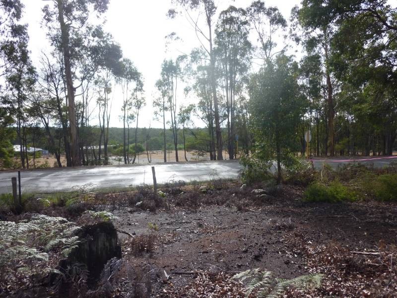 1  Kingsbury Drive, Jarrahdale WA 6124