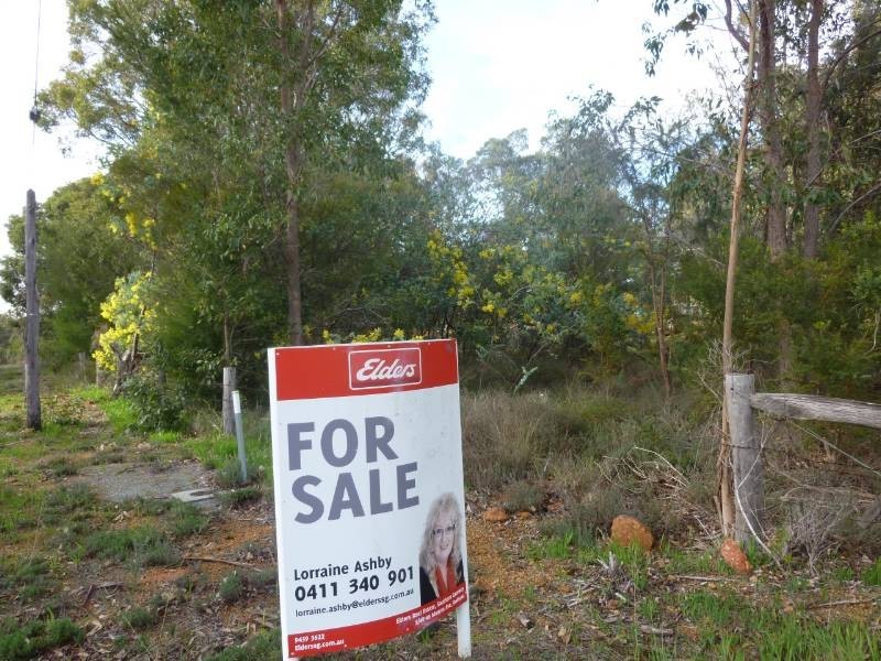 1  Kingsbury Drive, Jarrahdale WA 6124