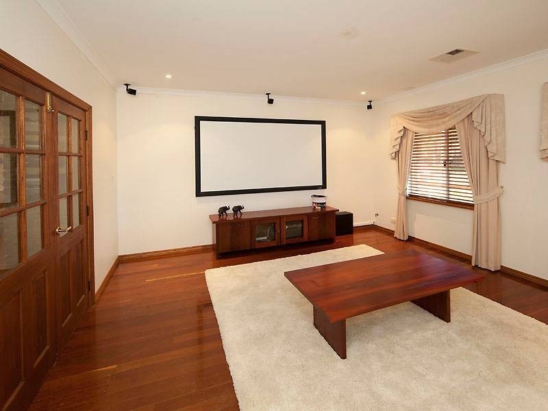 18 Willis Street, Warnbro WA 6169