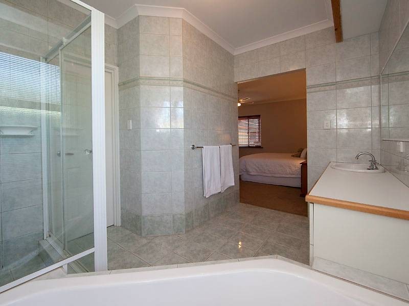 18 Willis Street, Warnbro WA 6169