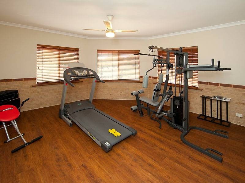 18 Willis Street, Warnbro WA 6169