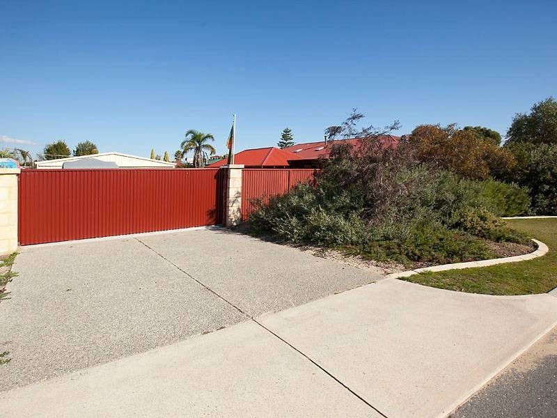 18 Willis Street, Warnbro WA 6169