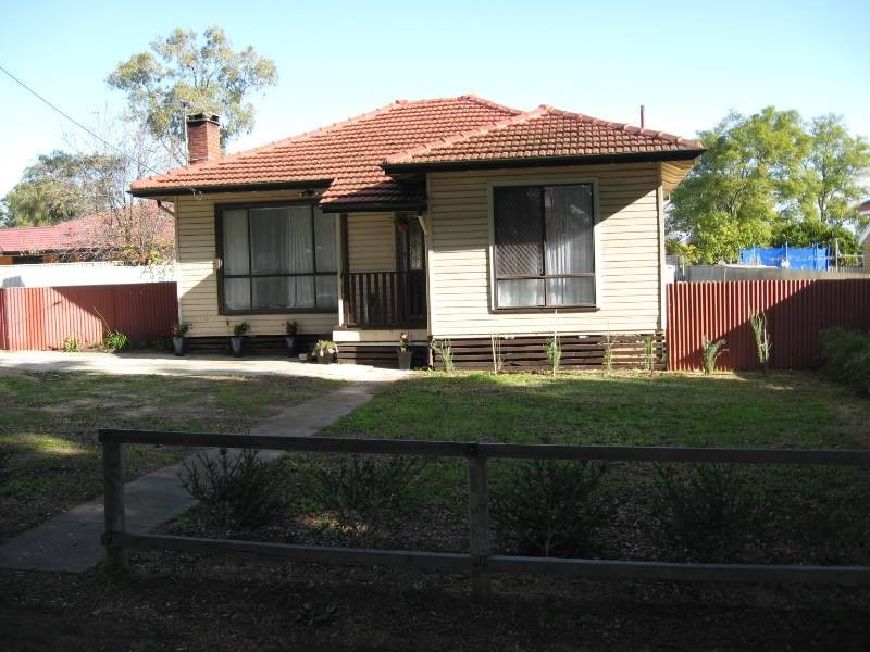 10 Medina Avenue, Medina WA 6167