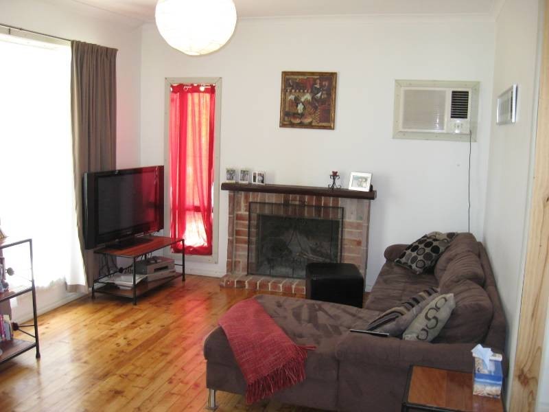 10 Medina Avenue, Medina WA 6167