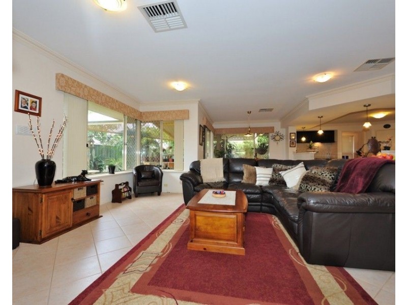6 Turtle Point Cove, Jandakot WA 6164