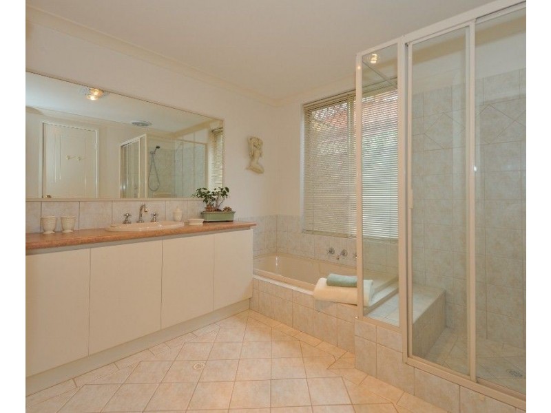6 Turtle Point Cove, Jandakot WA 6164