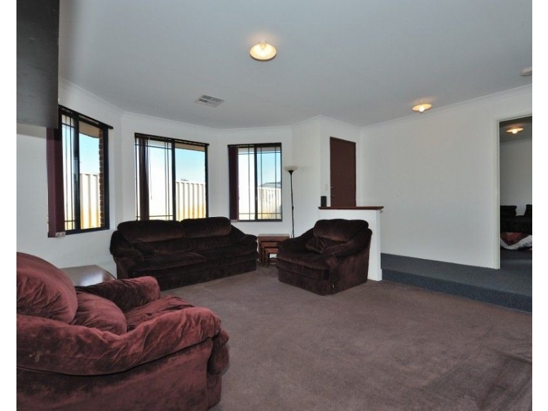 5 Nenagh Close, Orelia WA 6167