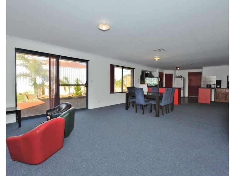 5 Nenagh Close, Orelia WA 6167