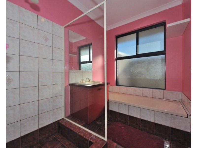 5 Nenagh Close, Orelia WA 6167