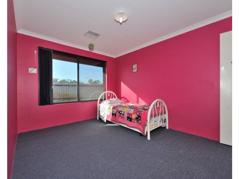 5 Nenagh Close, Orelia WA 6167