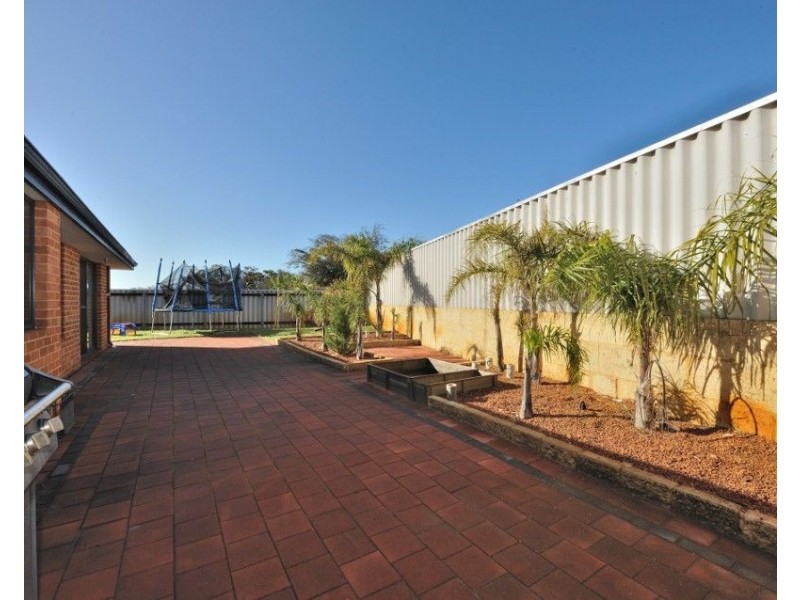 5 Nenagh Close, Orelia WA 6167