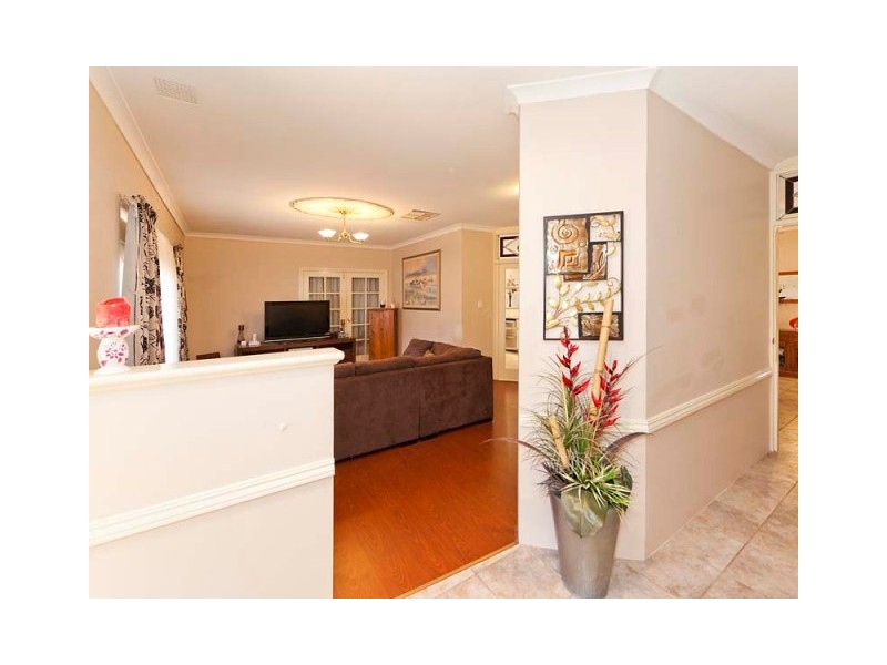 10 Ironmonger Ct, Wellard WA 6170