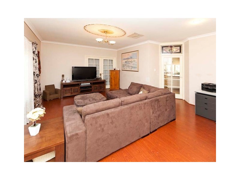 10 Ironmonger Ct, Wellard WA 6170