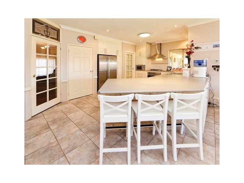 10 Ironmonger Ct, Wellard WA 6170