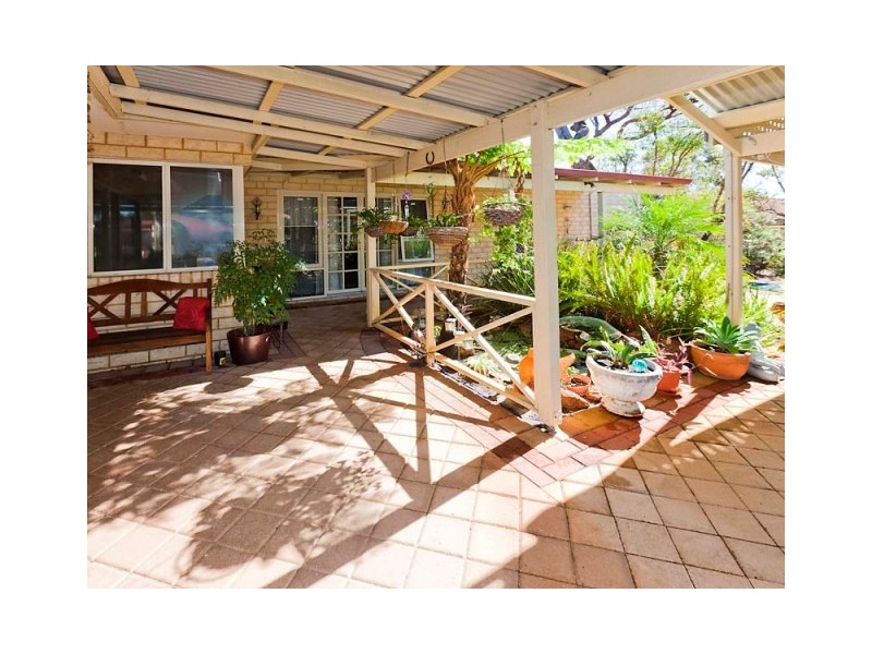 10 Ironmonger Ct, Wellard WA 6170