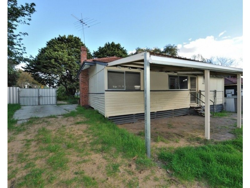 24 Atkinson Rd, Medina WA 6167