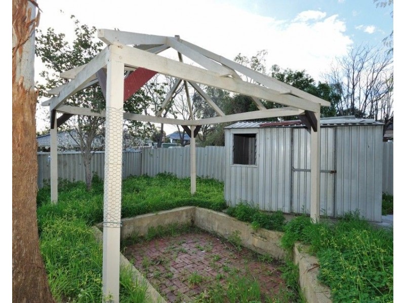 24 Atkinson Rd, Medina WA 6167