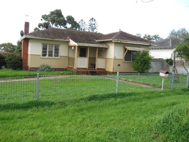 23 Crabtree Way, Medina WA 6167