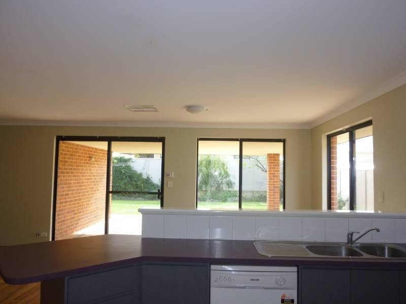 7 Diadem Crescent, Bertram WA 6167