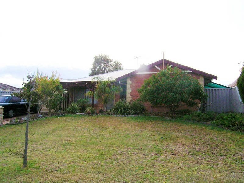 61 The Avenue, Warnbro WA 6169