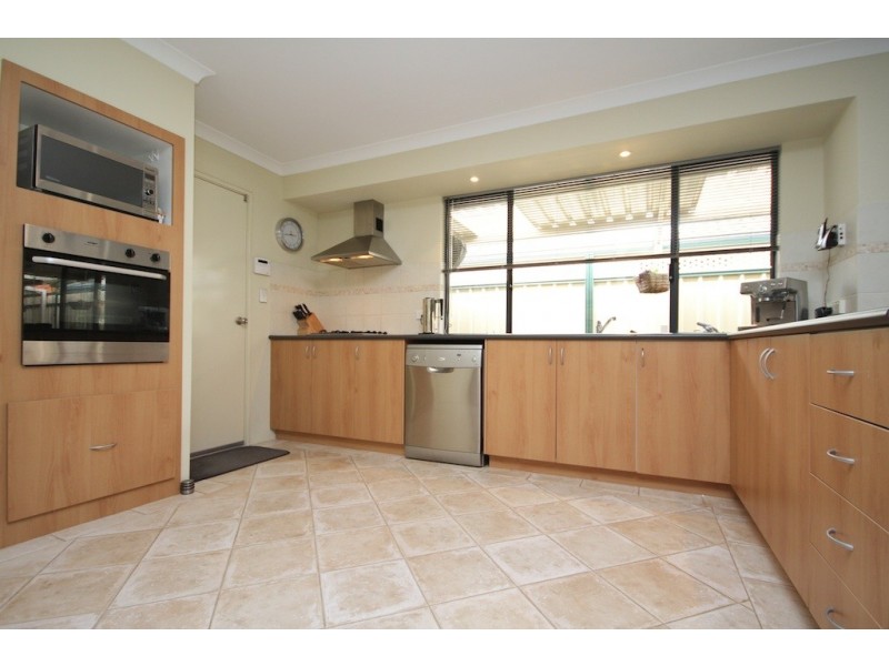 14 Gillen Way, Success WA 6164