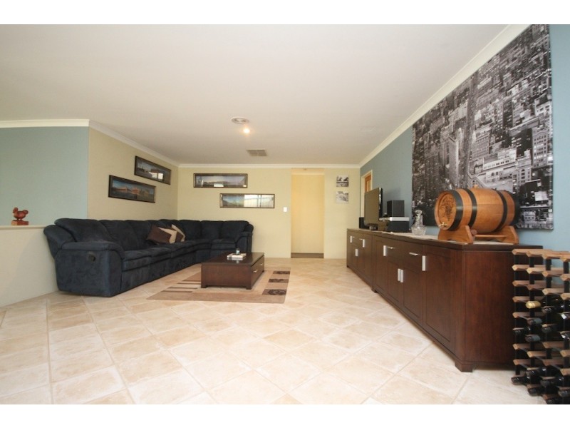 14 Gillen Way, Success WA 6164